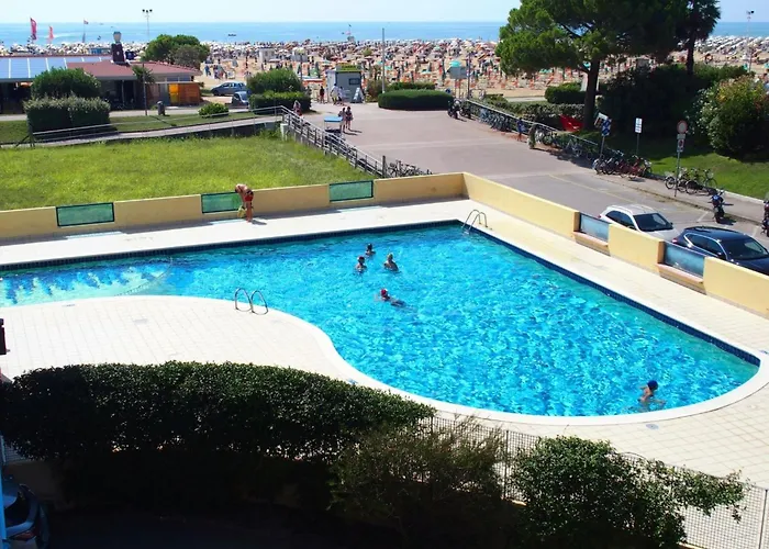 Апартаменти Modern Flat With Shared Pool And Sea Side View Бібіоне