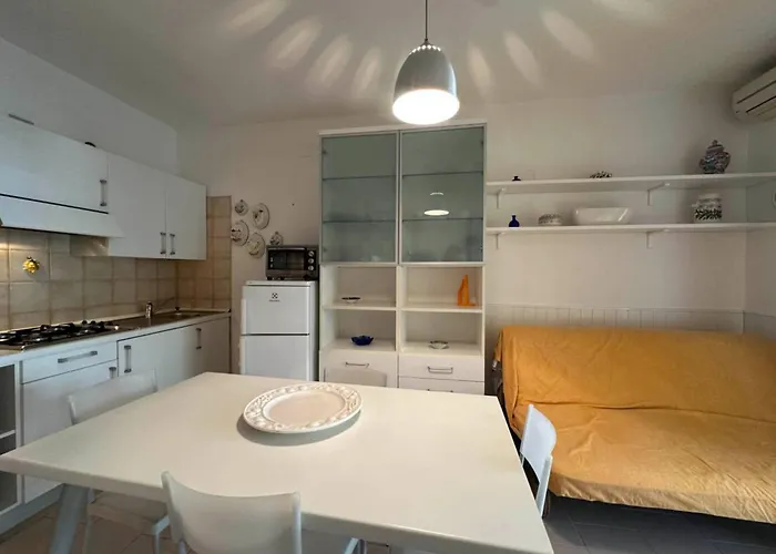 Modern Flat With Shared Pool And Sea Side View アパート