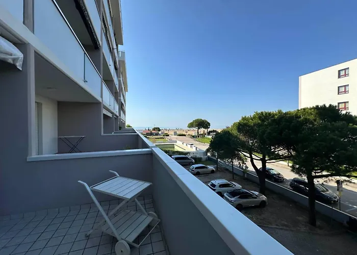 Modern Flat With Shared Pool And Sea Side View * Бібіоне