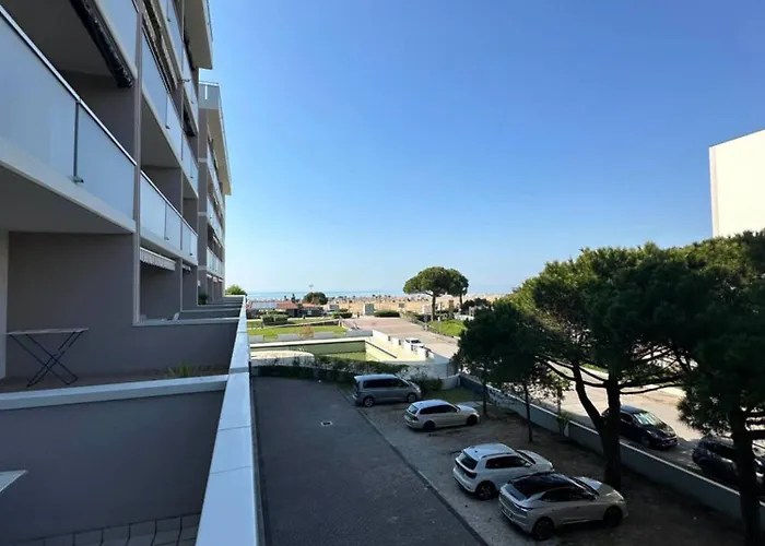 アパート Modern Flat With Shared Pool And Sea Side View