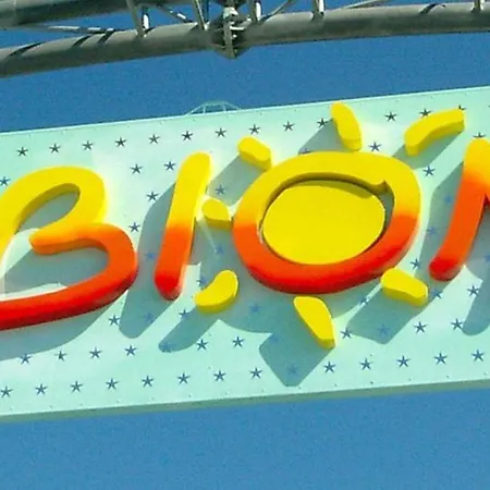 Modern Flat With Shared Pool And Sea Side View ビビオーネ