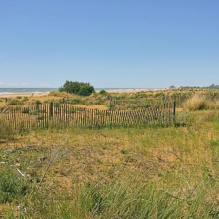 Modern Flat With Shared Pool And Sea Side View ビビオーネ