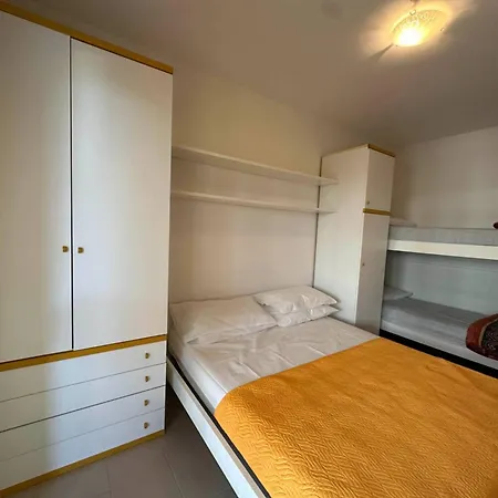 Modern Flat With Shared Pool And Sea Side View Lägenhet Bibione