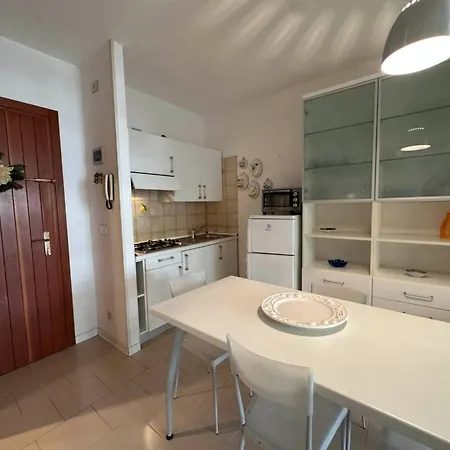 Modern Flat With Shared Pool And Sea Side View Lägenhet *