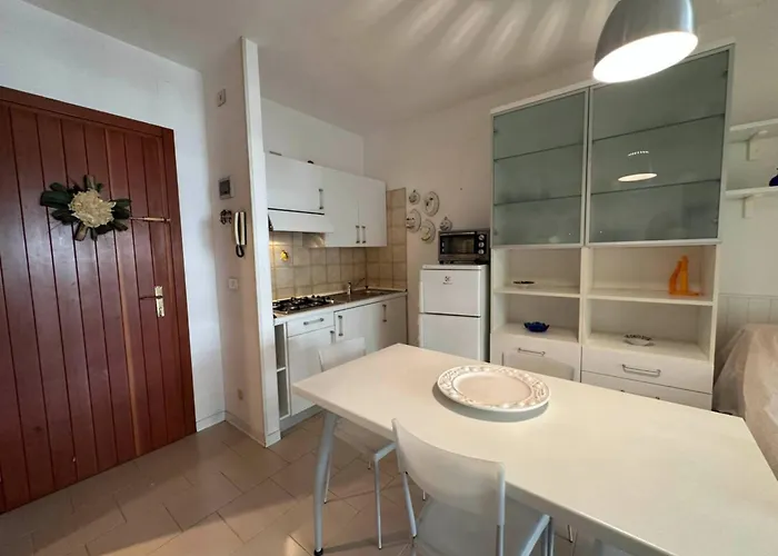 Modern Flat With Shared Pool And Sea Side View Apartment *